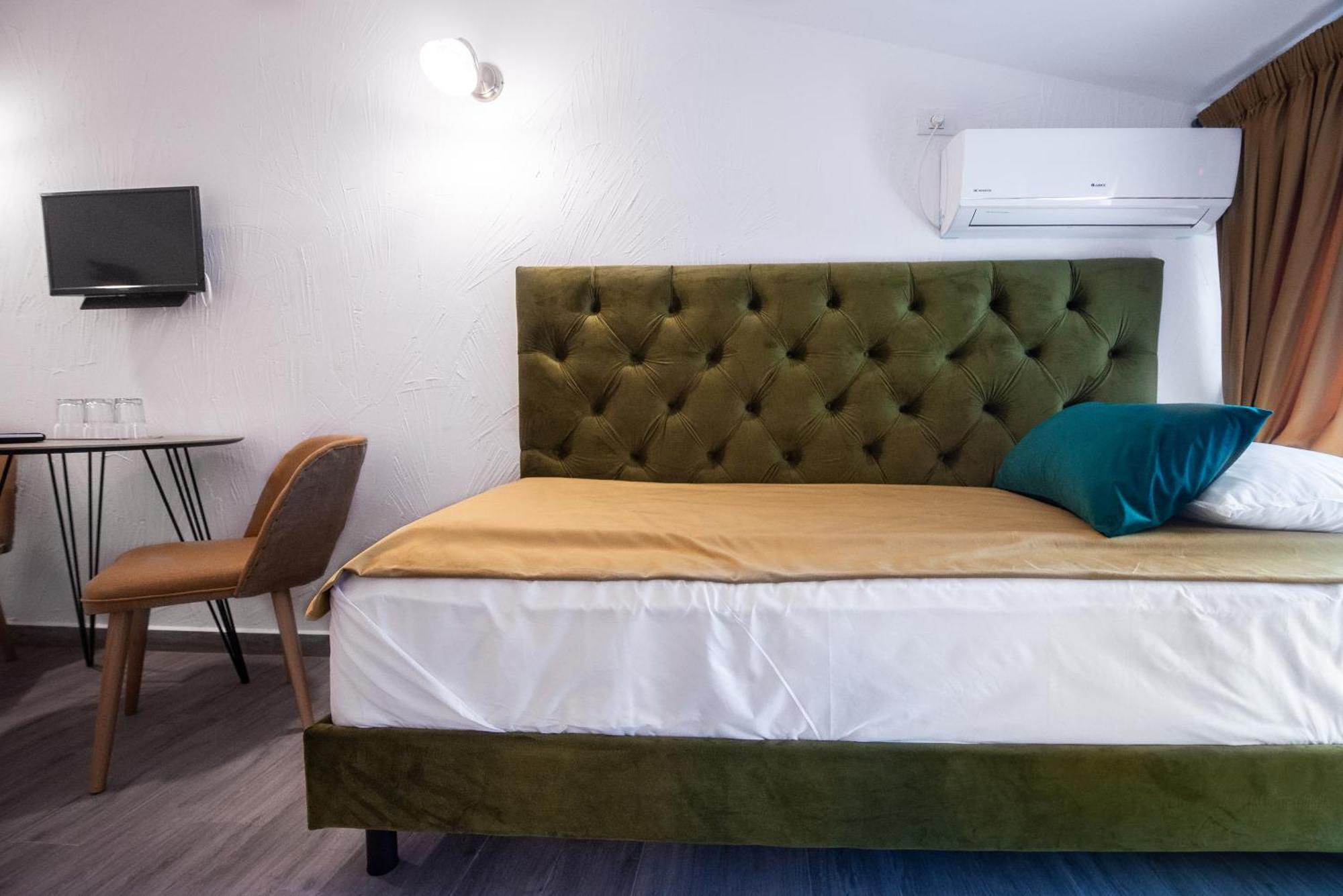 Hotel Artelier Vama Veche Esterno foto