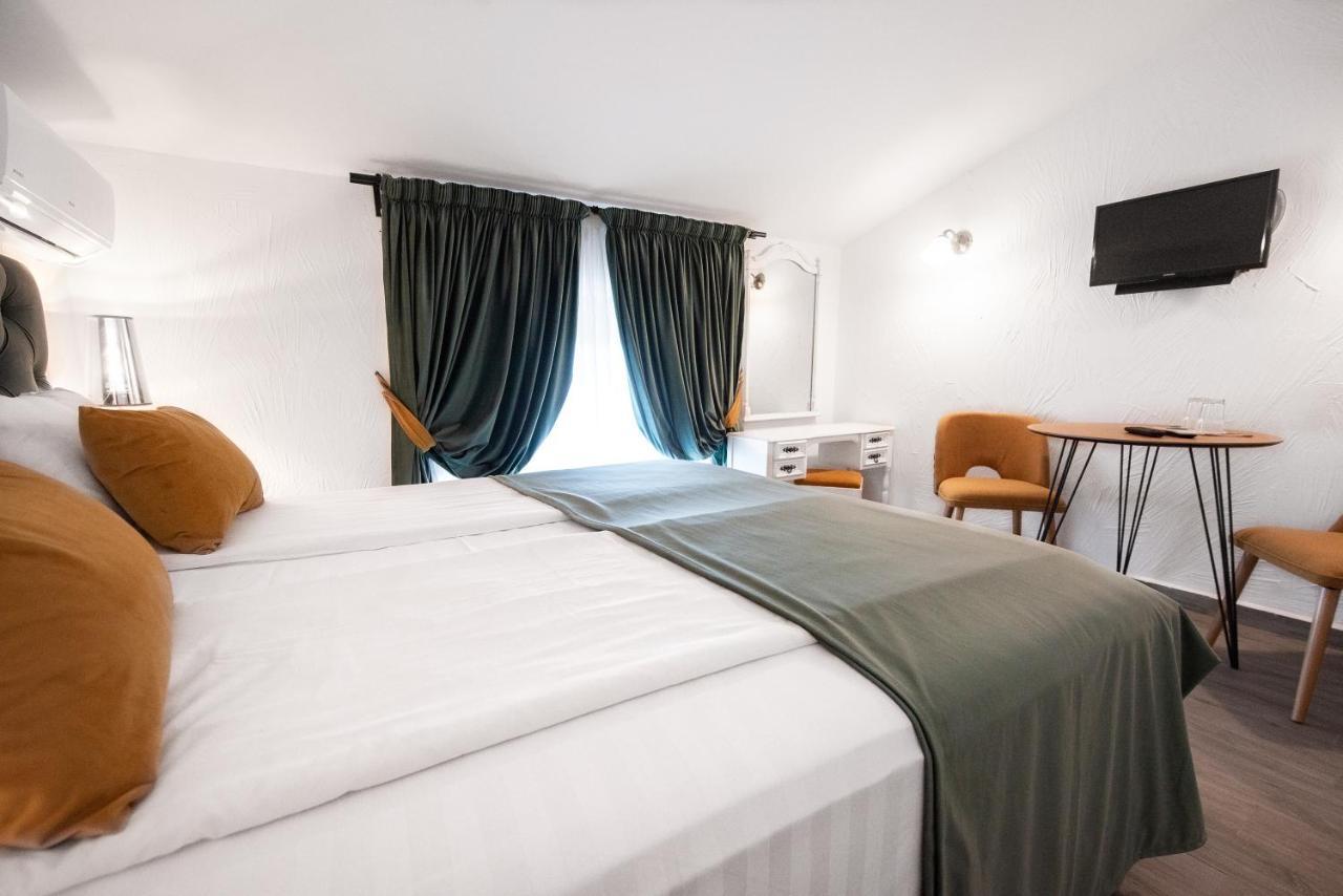 Hotel Artelier Vama Veche Esterno foto
