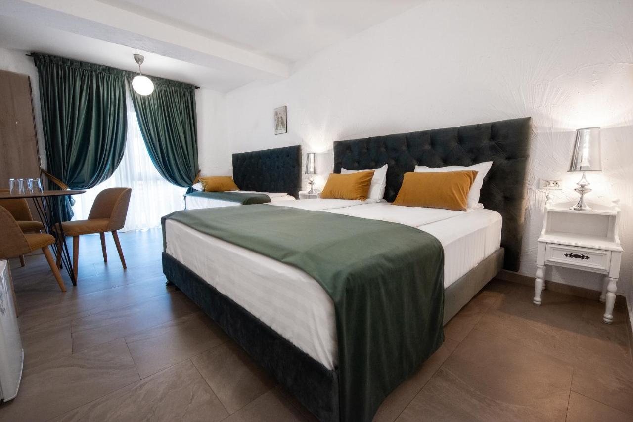 Hotel Artelier Vama Veche Esterno foto