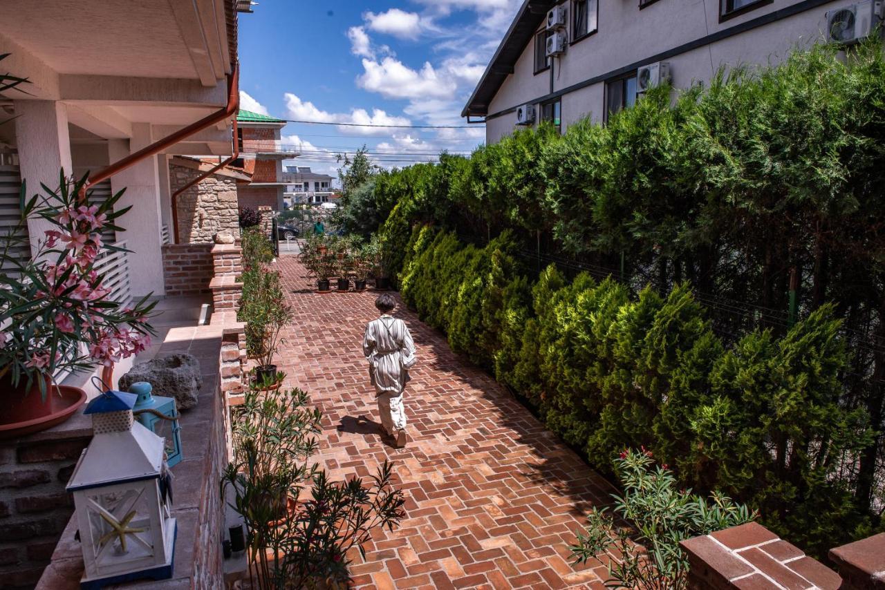 Hotel Artelier Vama Veche Esterno foto