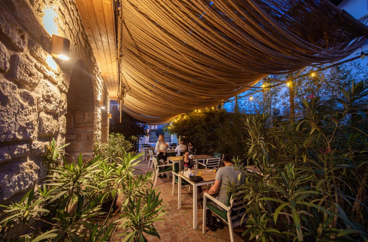 Hotel Artelier Vama Veche Esterno foto